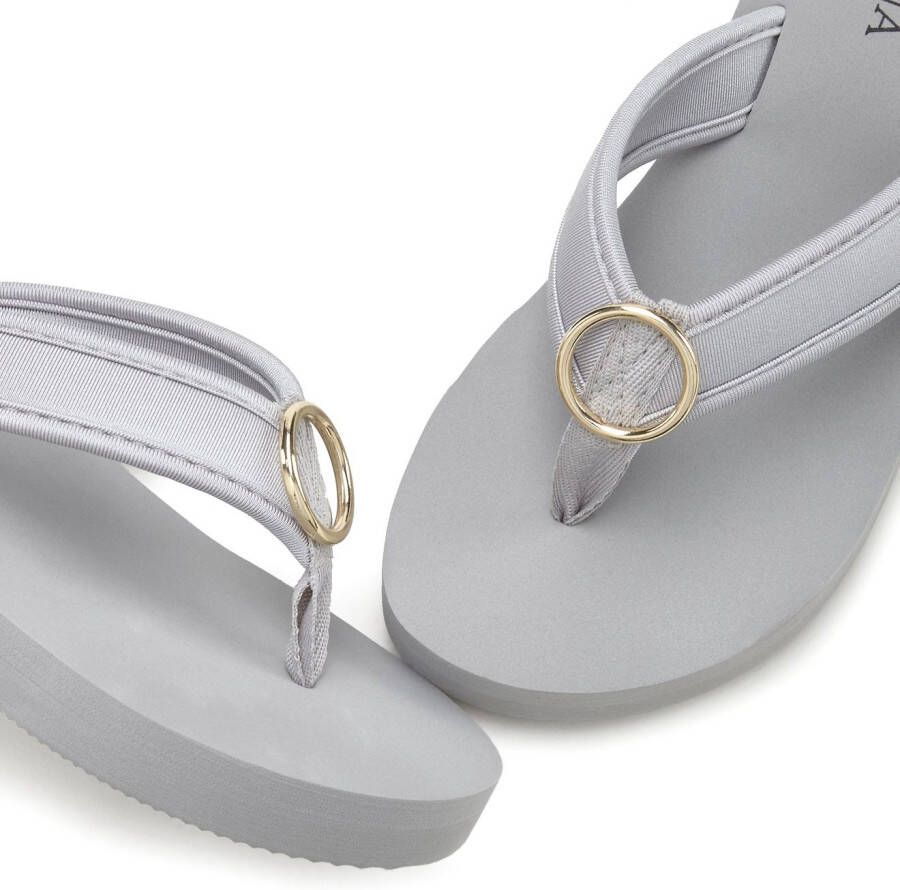 Lascana Badslippers Sandaal pantoletten badschoen met ringapplicatie "Italië" VEGAN