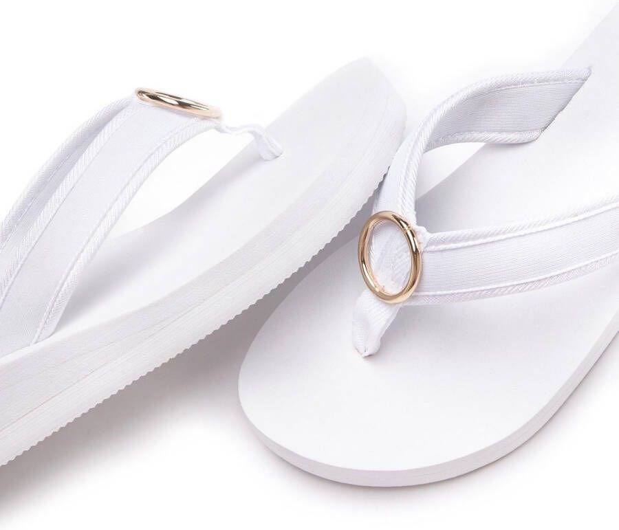 Lascana Badslippers Sandaal pantoletten badschoen met ringapplicatie "Italië" VEGAN