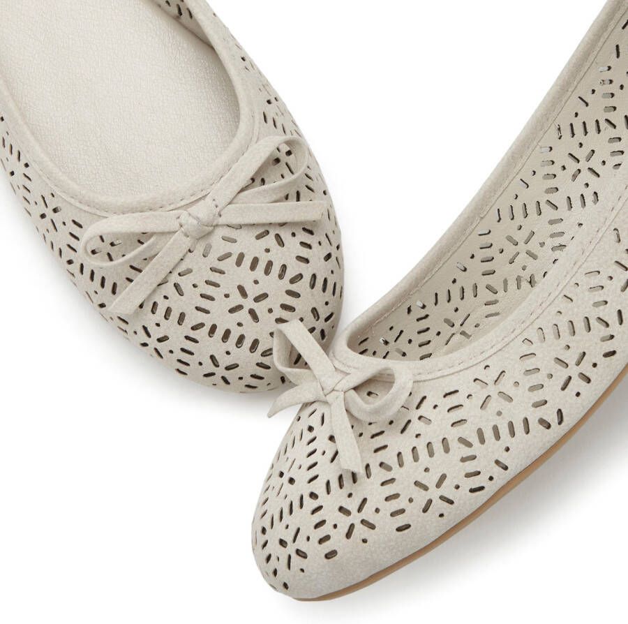 Lascana Ballerina's Vrijetijdsschoen slipper lage schoen met kleine cut-outs VEGAN