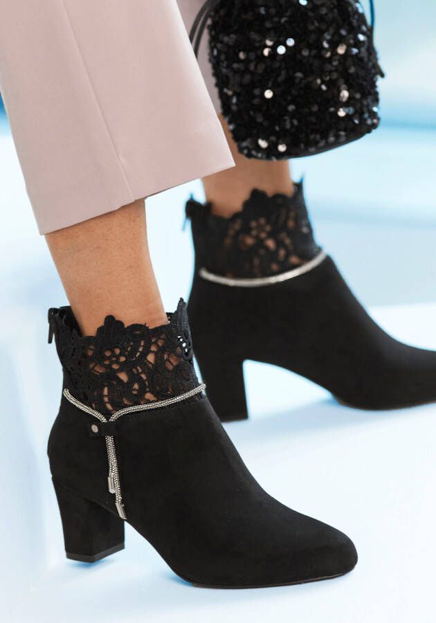 Lascana Laarsjes met elegante kantafwerking laarzen