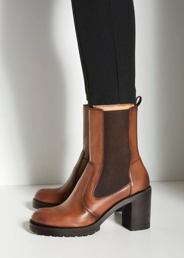 Lascana Laarsjes van leer in chelsea-look laarzen boots