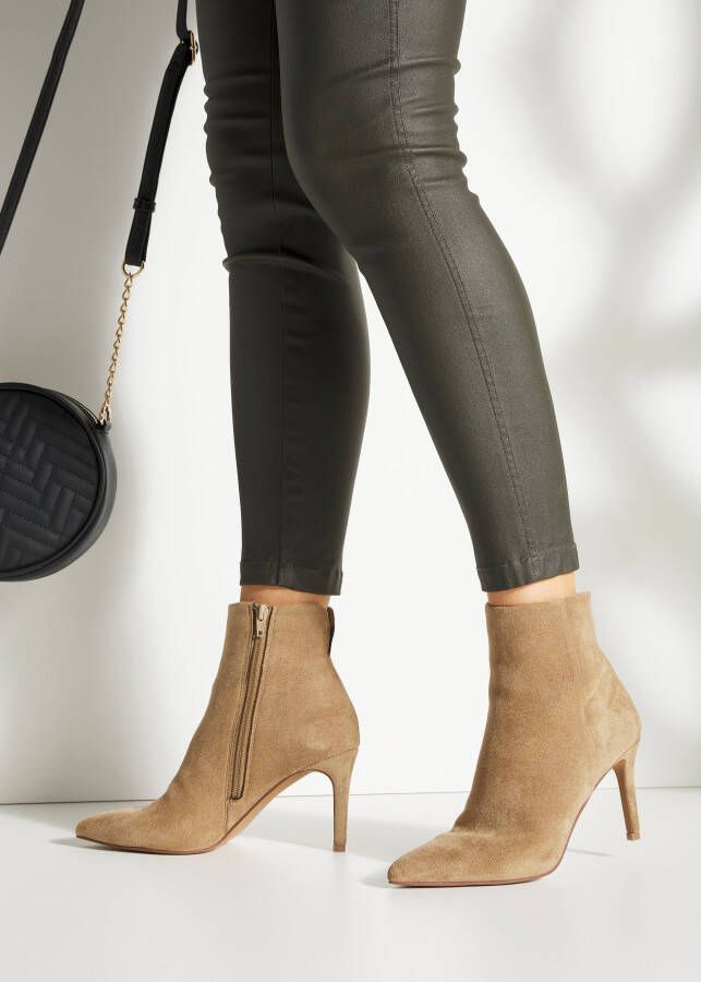 Lascana Highheel-laarsjes in spitse vorm & naaldhak ritslaars vegan
