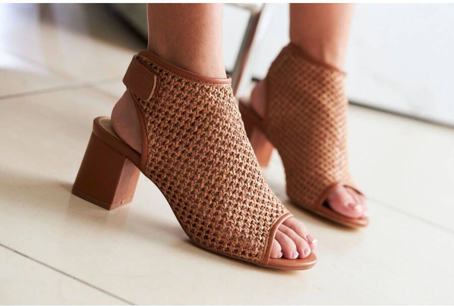 Lascana Sandaaltjes Zomerschoen Sandaal zomerschoen in modieuze vlecht-look VEGAN