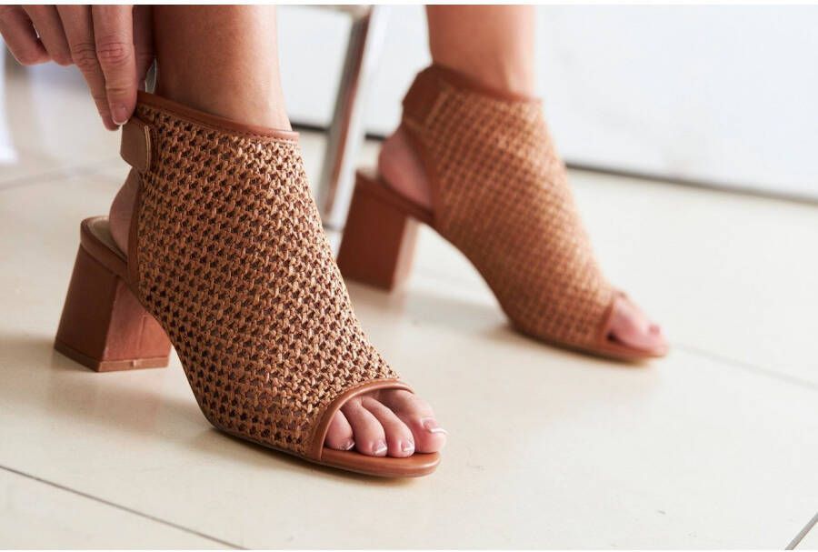 Lascana Sandaaltjes Zomerschoen Sandaal zomerschoen in modieuze vlecht-look VEGAN