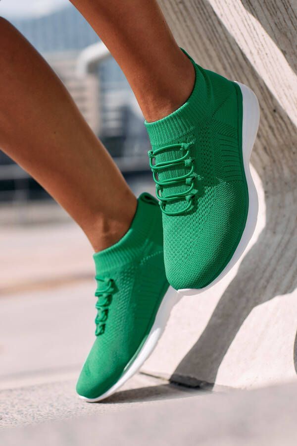 Lascana Sneakers Slipper lage schoen ultralicht en comfortabel om in te slippen VEGAN