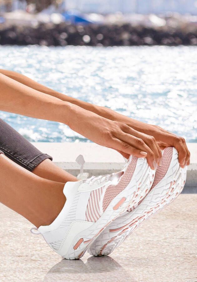 Lascana Sneakers Vrijetijdsschoen lage schoen superlicht platte flexibele zool VEGAN