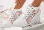 Lascana Sneakers Laarsjes Vrijetijdsschoen lage schoen met ingebouwde sleehak puntdetails - Thumbnail 2