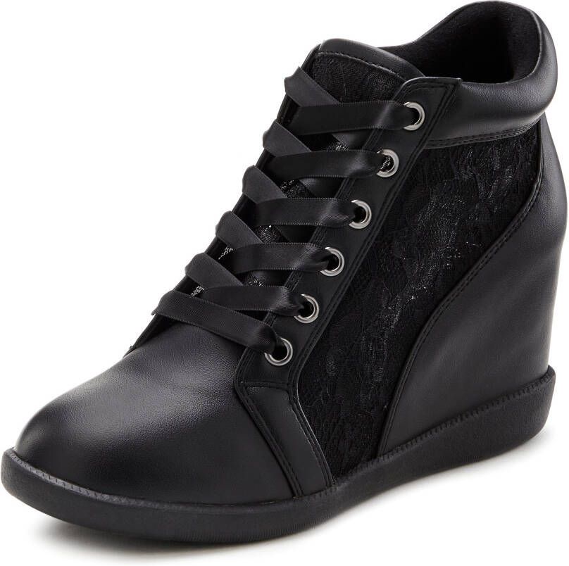 Lascana Sneakers Laarsjes Vrijetijdsschoen lage schoen met ingebouwde sleehak puntdetails