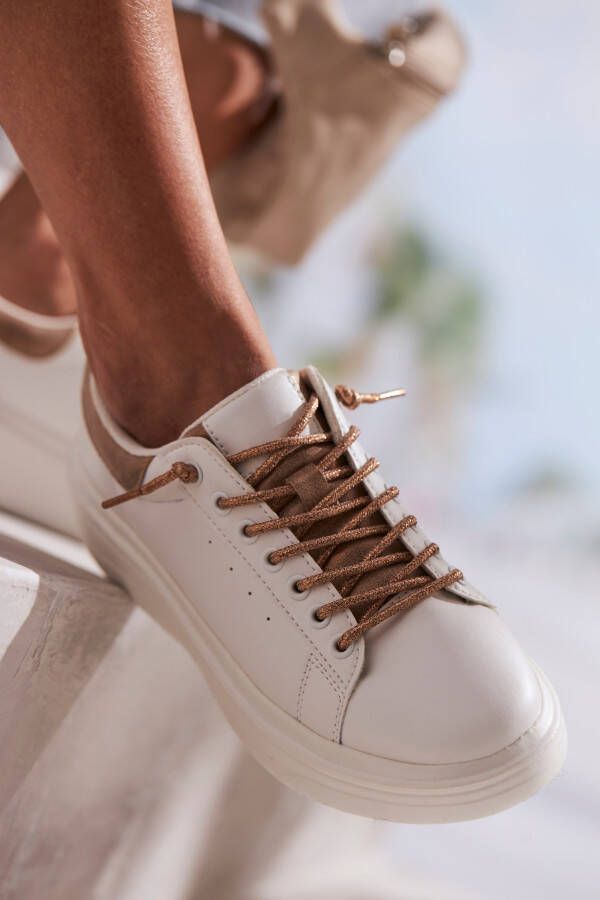Lascana Sneakers Vrijetijdsschoenen Slip-On sneaker met metallic details vrijetijdsschoenen VEGAN