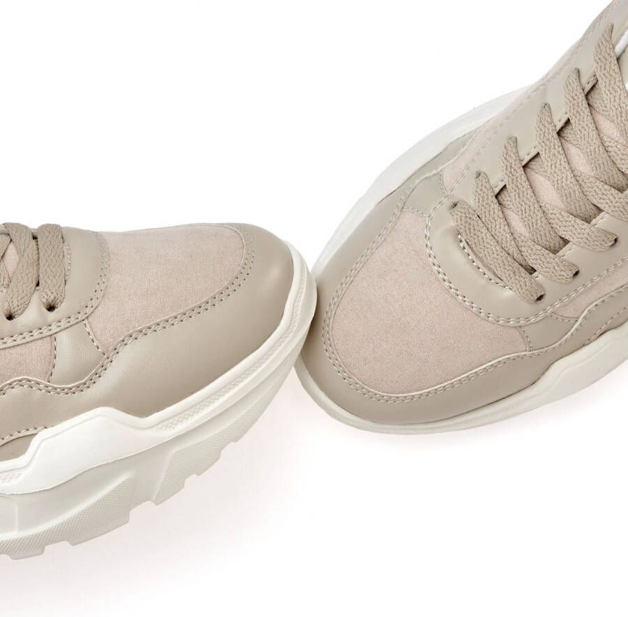 Lascana Sneakers Lage schoen sportschoen lichte chunky zool zachte binnenzool VEGAN
