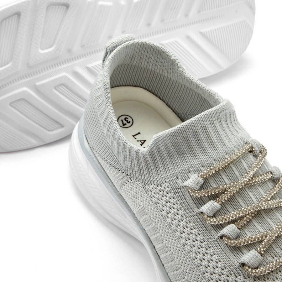 Lascana Sneakers met modieuze glinsterende veters vegan