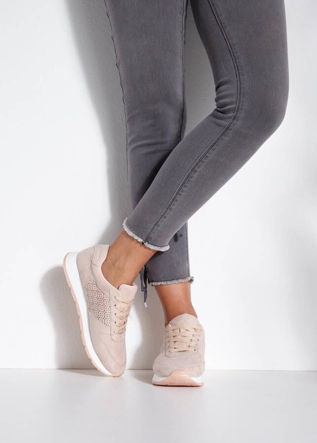 Lascana Sneakers met filigraan cut-outs veterschoen vrijetijdsschoen vegan - Foto 6