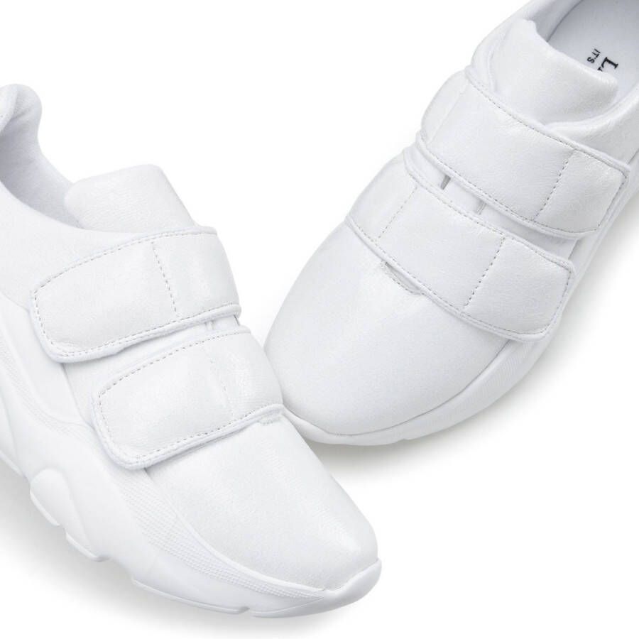 Lascana Sneakers Vrijetijdsschoen lage schoen met klittenband superlicht VEGAN