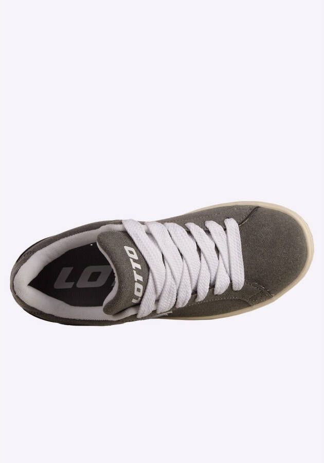 lotto Sneakers in trendy y2k ontwerp