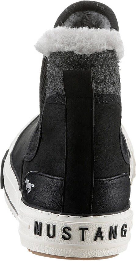 Mustang Shoes Chelsea-boots met stretchinzet aan beide kanten