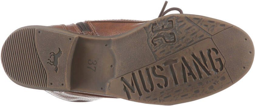 Mustang Shoes Hoge veterschoenen met studs bij de hiel