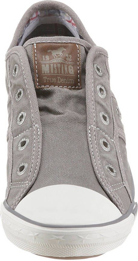 Mustang Shoes Slip-on sneakers Slippers zomerschoenen vrijetijdsschoenen met praktische elastische band