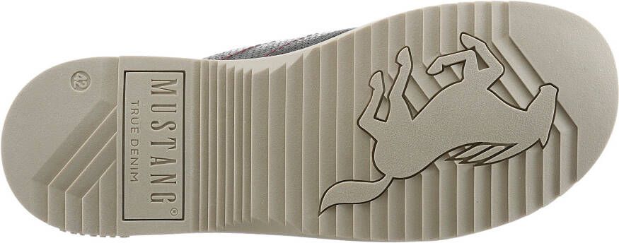 Mustang Shoes Slippers met opvallend logo-opschrift