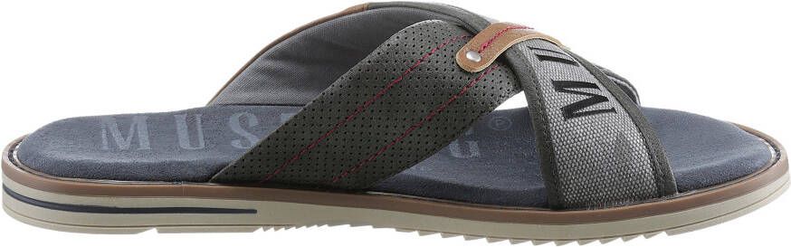 Mustang Shoes Slippers met opvallend logo-opschrift