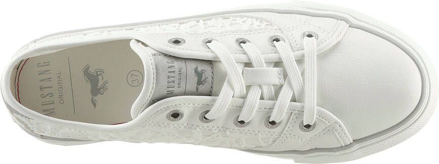 Mustang Shoes Sneakers vrijetijdsschoen lage schoen veterschoen met zijlijk haak-inzet