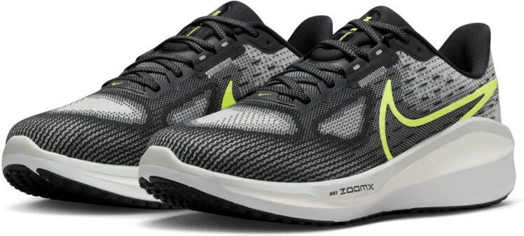 Nike Runningschoenen Vomero 17