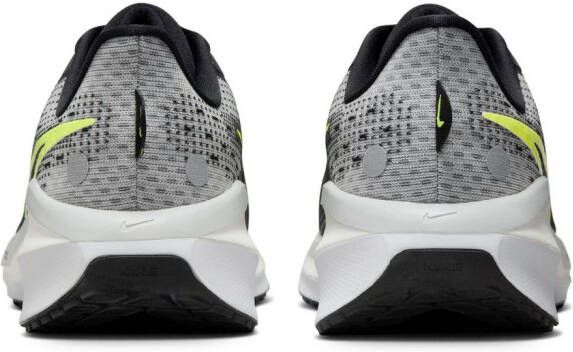Nike Runningschoenen Vomero 17