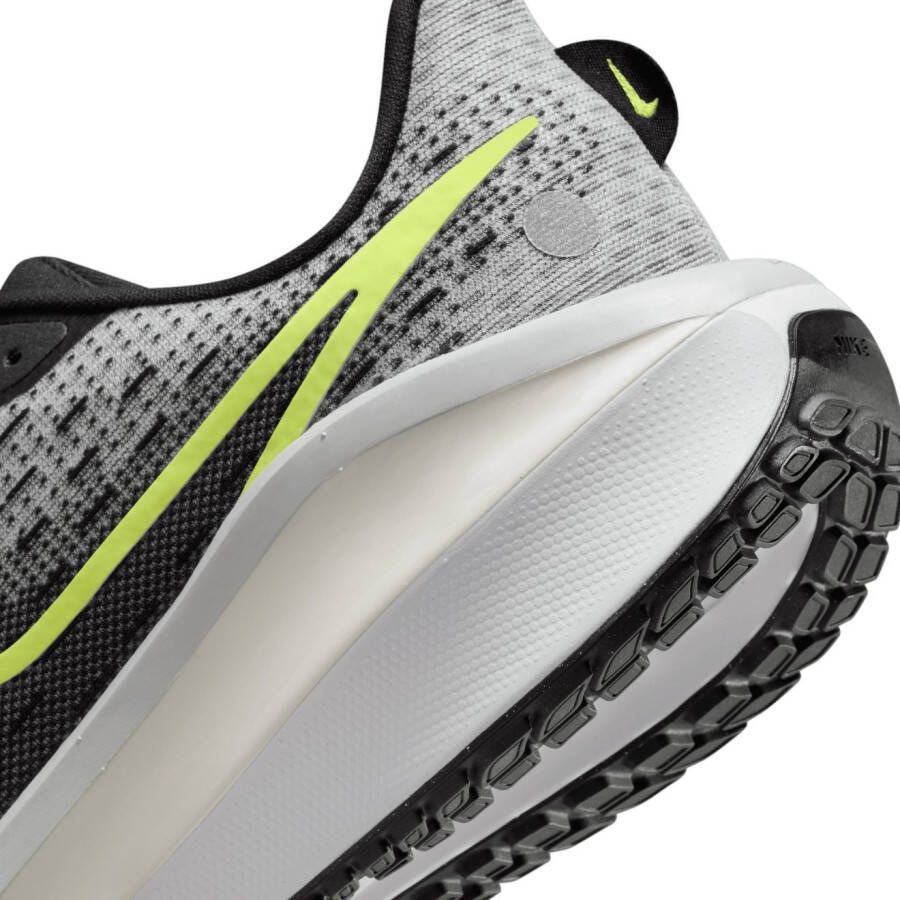 Nike Runningschoenen Vomero 17