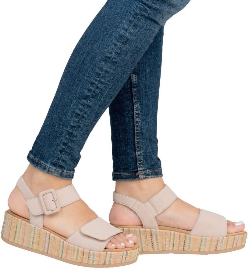 Remonte Sandaaltjes Elisabeth Hurley-Collection Sleehak zomerschoen sandaal met bandjes en bekleed plateau