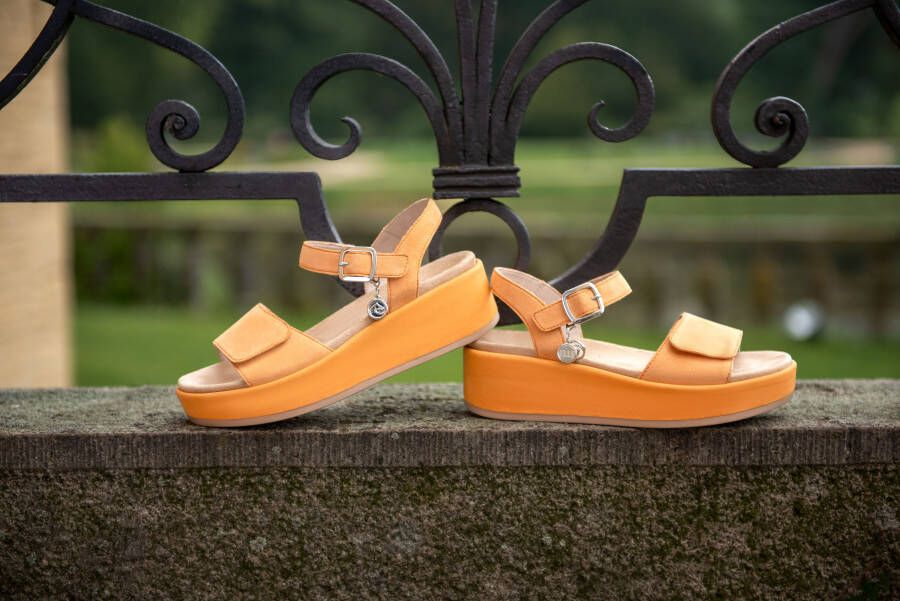 Remonte Sleehaksandaaltjes ELLE-Collection zomerschoen sandaal keilhak met soft foam-uitrusting