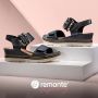Remonte Sleehaksandaaltjes Elisabeth Hurley-Collection sleehak rie sandaal zomerschoen opvallende siergesp - Thumbnail 13