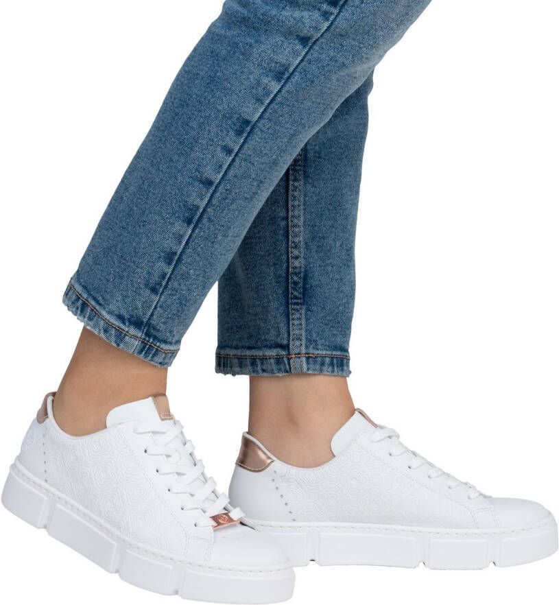 Rieker Plateausneakers met metallic-kleuraccenten vrijetijdsschoen lage schoen veterschoen