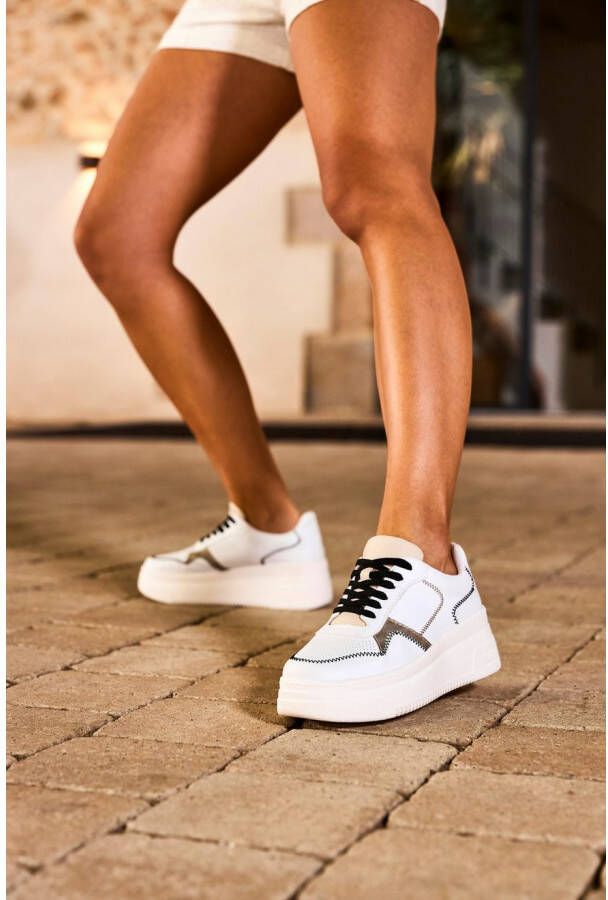 Rieker Plateausneakers sleehak sneaker veterschoen lage schoen met modieuze contrastdetails
