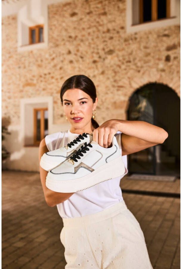 Rieker Plateausneakers sleehak sneaker veterschoen lage schoen met modieuze contrastdetails