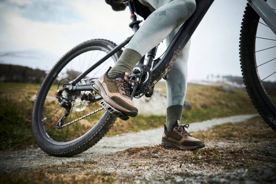 Rieker Slip-on sneakers instapschoen lage schoen vrijetijdsschoen met praktische trekbanden