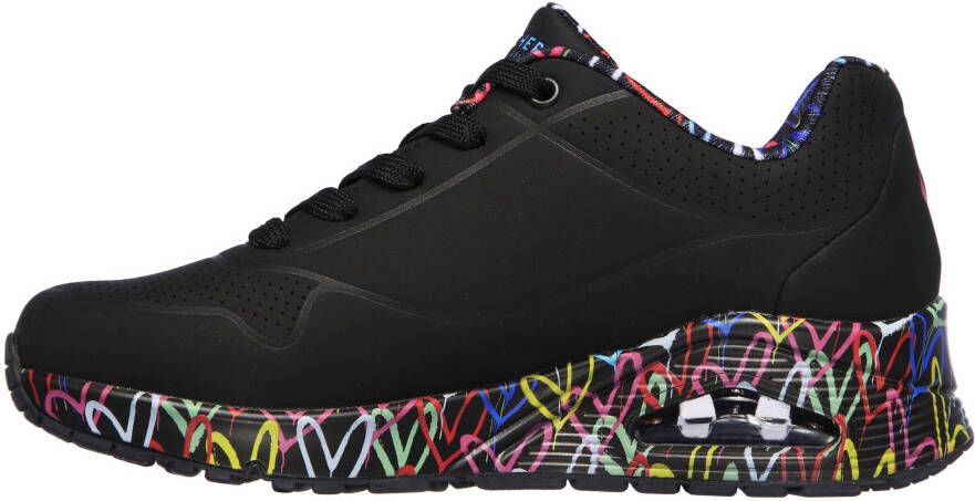 Skechers Sneakers met sleehak UNO-LOVING LOVE Vrijetijdsschoen lage schoen veterschoen met coole graffiti-print