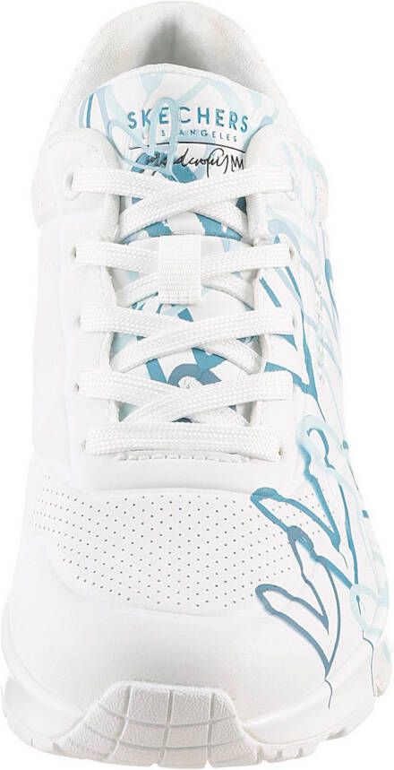 Skechers Sneakers met sleehak UNO-SPREAD THE LOVE Vrijetijdsschoen lage schoen veterschoen met coole graffiti-print