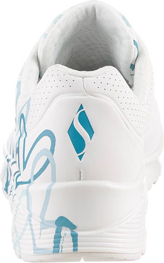 Skechers Sneakers met sleehak UNO-SPREAD THE LOVE Vrijetijdsschoen lage schoen veterschoen met coole graffiti-print