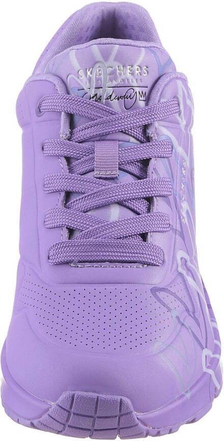 Skechers Sneakers met sleehak UNO-SPREAD THE LOVE Vrijetijdsschoen lage schoen veterschoen met coole graffiti-print