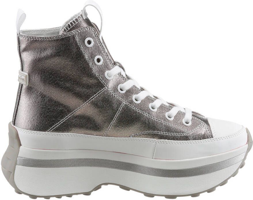 Tamaris Hoge veterschoenen met opvallende zool