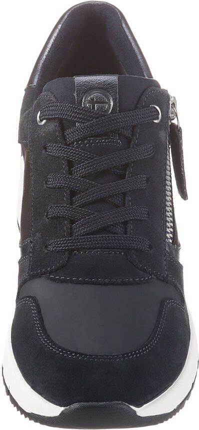 Tamaris Sneakers met sleehak Rea in trendy materialenmix