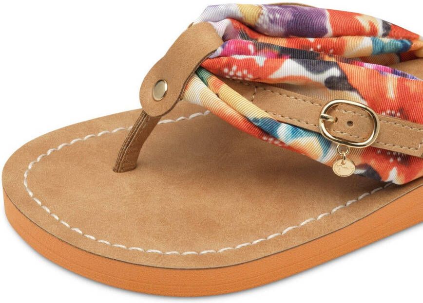 Tamaris Teenslippers Avril zomerschoenen flats slippers met t-logo hanger