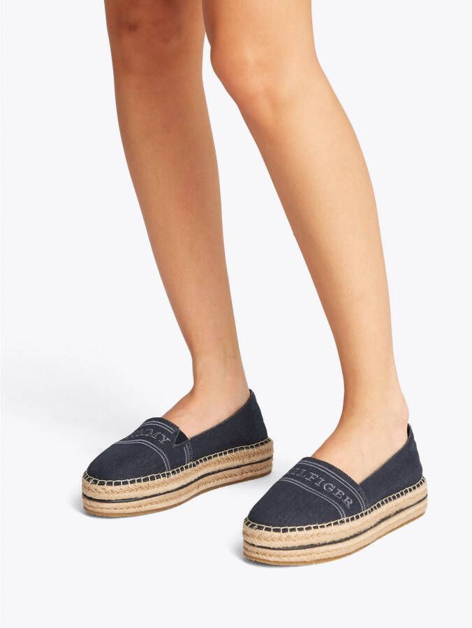 Tommy Hilfiger Espadrilles DENIM PLATFORM ESPADRILLE plateau slipper instapschoen comfortschoen met bastbekleding op het plateau