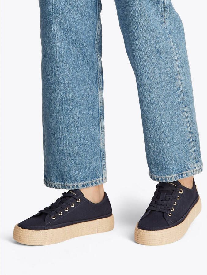 Tommy Hilfiger Plateausneakers VULC ESPADRILLE SNEAKER vrijetijdsschoen halfhoge schoen veterschoen met bastbezette plateauzool