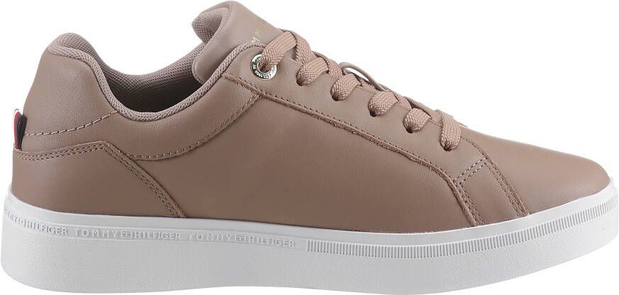 Tommy Hilfiger Plateausneakers TH COURT SNEAKER met th-sierelement