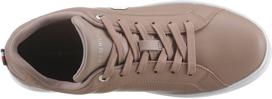 Tommy Hilfiger Plateausneakers TH COURT SNEAKER met th-sierelement
