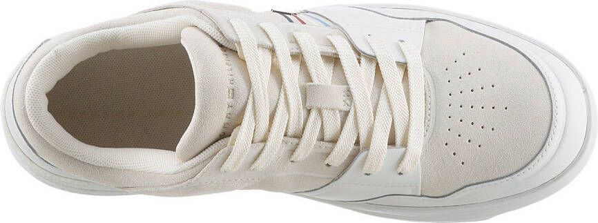 Tommy Hilfiger Plateausneakers SUEDE STRIPES BASKET LO met zijstrepen vrijetijdsschoen lage schoen veterschoen