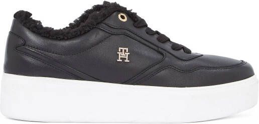 Tommy Hilfiger Plateausneakers ESSENTIAL PLATFORM SNEAKER FUR vrijetijdsschoen lage schoen veterschoen met zijlijk th-logo