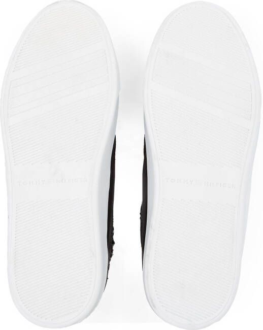 Tommy Hilfiger Plateausneakers ESSENTIAL PLATFORM SNEAKER FUR vrijetijdsschoen lage schoen veterschoen met zijlijk th-logo
