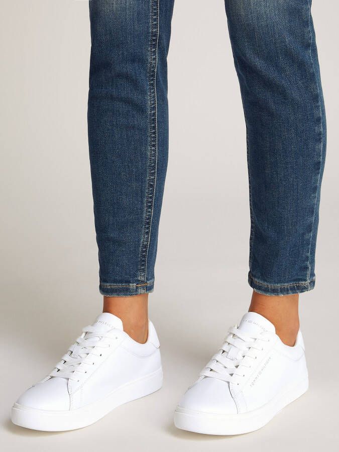 Tommy Hilfiger Plateausneakers ESSENTIAL COURT SNEAKER vrijetijdsschoen lage schoen veterschoen met logo-opdruk