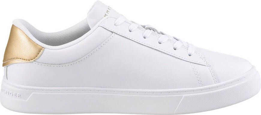 Tommy Hilfiger Plateausneakers ESSENTIAL COURT SNEAKER STRPS vrijetijdsschoen lage schoen veterschoen met typische strepen